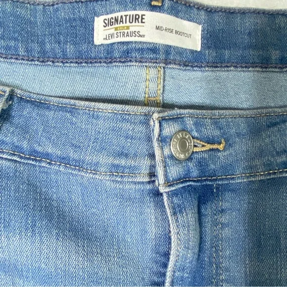 Levis Signature Gold Jeans Women's 20M Blue Bootcut Mid Rise Stretch Denim NWT - Picture 5 of 15